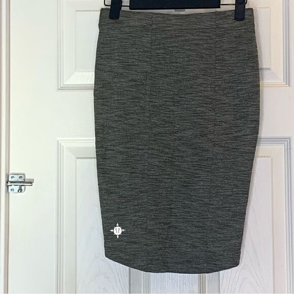 Lululemon Yoga Haven Skirt Heathered Fatigue Green Size 4 - Picture 4 of 8